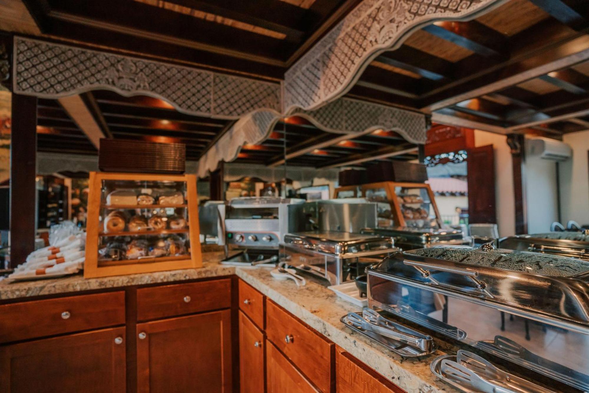 Pantai Inn Сан-Диего Экстерьер фото